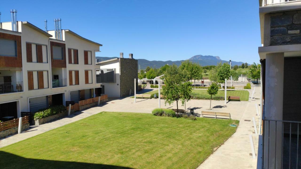 Apartamento Golf Y Nieve Sabiñánigo Exterior foto